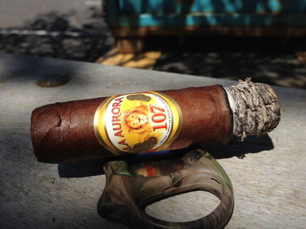 W. Curtis Draper 124th Anniversary Limited Edition Sumo Short Robusto by La Aurora W. Curtis Draper 124th Anniversary Limited Edition Sumo Short Robusto by La Aurora
